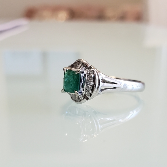 $4,995 Platinum Emerald & Diamong Heirloom Ring - Picture 9 of 16